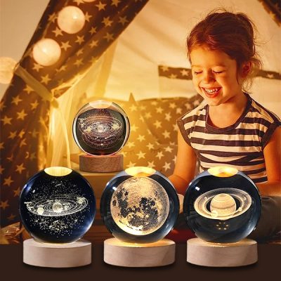 Sferă Cristalină 3D cu LED și Design Astronomic Luminos | LUMABALL